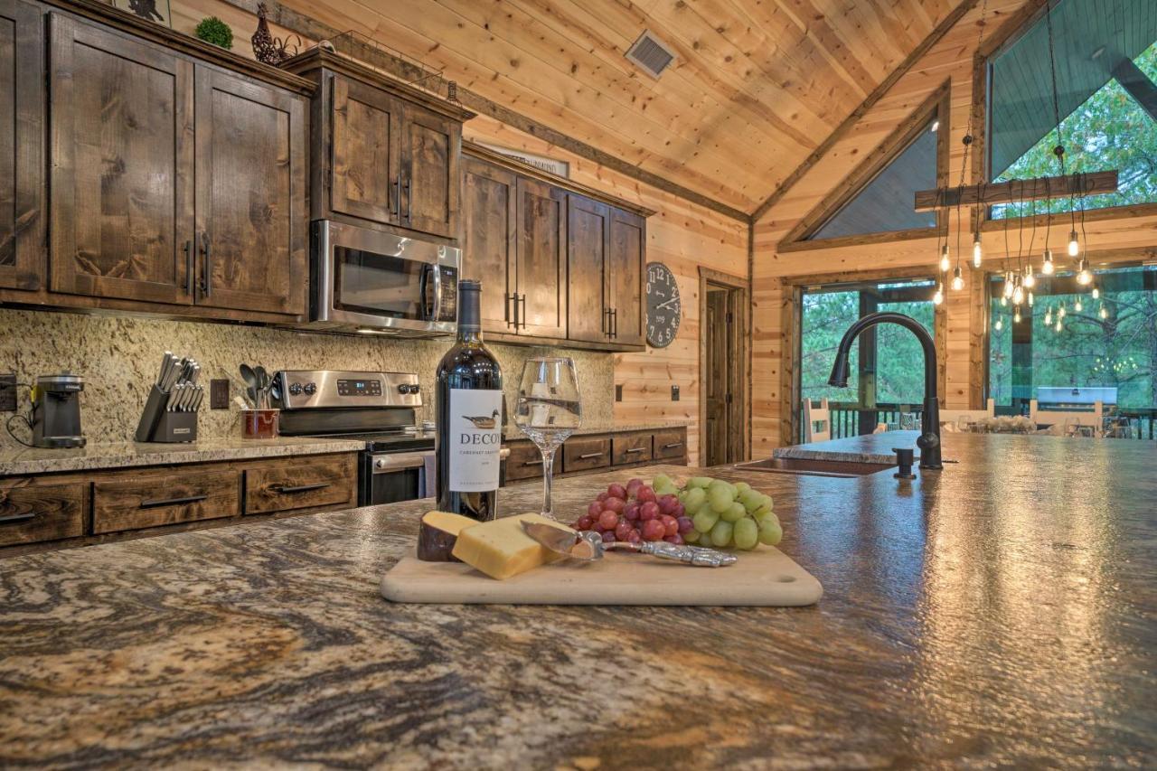 Broken Bow Cabin Deck With Hot Tub And Pool Table! Exteriér fotografie